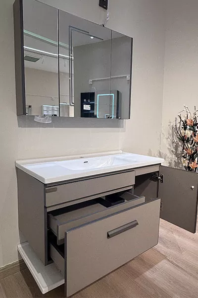 Single-Basin Multi-Tier Solid Wood Bathroom Vanity